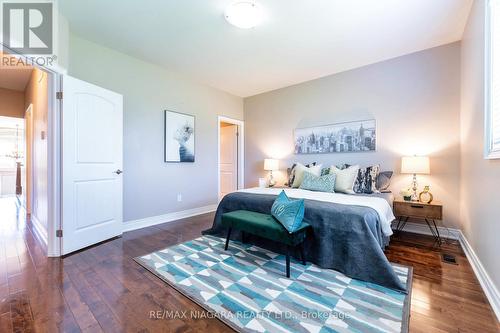 9148 Hendershot Boulevard, Niagara Falls, ON - Indoor Photo Showing Bedroom