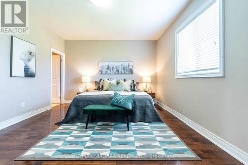 9148 Hendershot Boulevard, Niagara Falls, ON - Indoor Photo Showing Bedroom