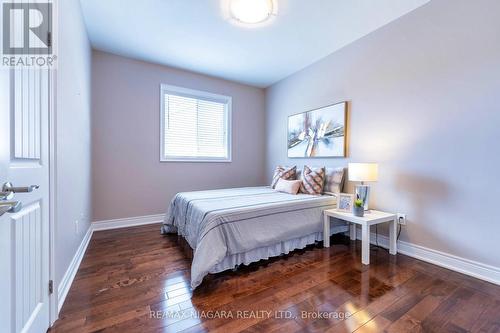 9148 Hendershot Boulevard, Niagara Falls, ON - Indoor Photo Showing Bedroom