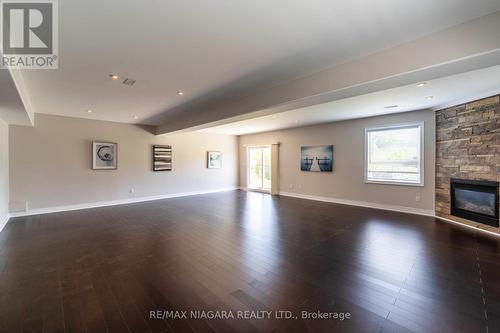 9148 Hendershot Boulevard, Niagara Falls, ON - Indoor Photo Showing Other Room With Fireplace