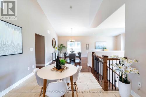 9148 Hendershot Boulevard, Niagara Falls, ON - Indoor Photo Showing Dining Room