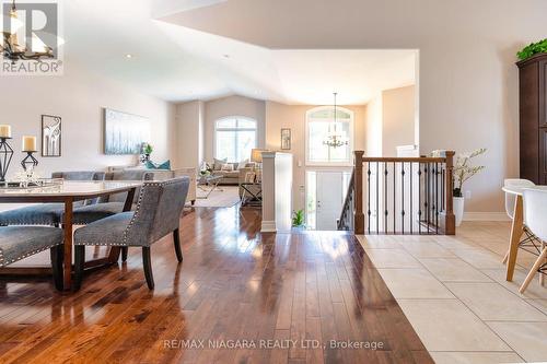 9148 Hendershot Boulevard, Niagara Falls, ON - Indoor Photo Showing Dining Room