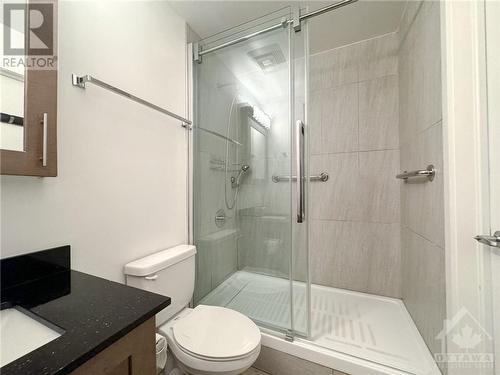 179 Metcalfe Street Unit#2107, Ottawa, ON - Indoor Photo Showing Bathroom