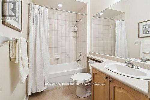 2 Suggs Lane, Whitchurch-Stouffville, ON - Indoor Photo Showing Bathroom