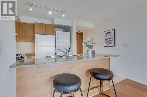 610 - 4600 Steeles Avenue, Markham, ON - Indoor Photo Showing Kitchen With Double Sink