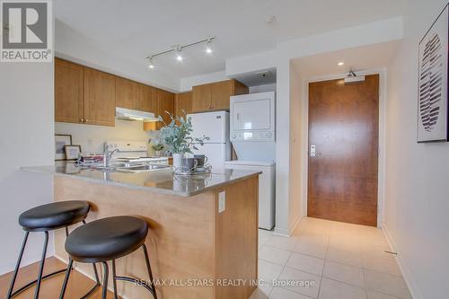 610 - 4600 Steeles Avenue, Markham, ON - Indoor Photo Showing Kitchen