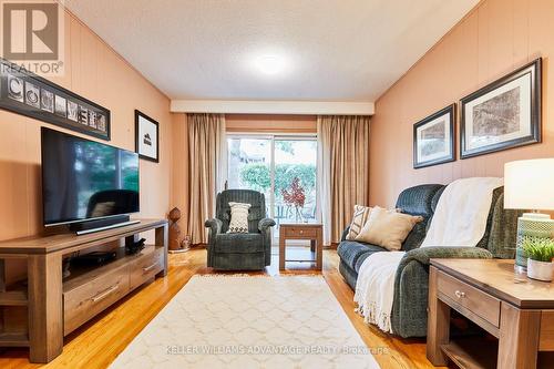 224 Coronation Drive, Toronto, ON - Indoor Photo Showing Living Room