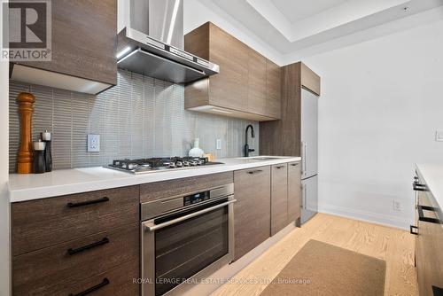 208 - 2 Bellefair Avenue, Toronto, ON - Indoor Photo Showing Kitchen