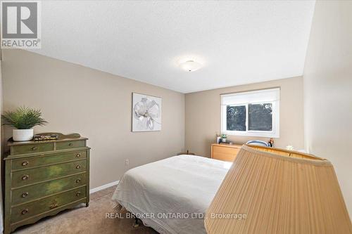 18 - 2655 Gananoque Drive, Mississauga, ON - Indoor Photo Showing Bedroom