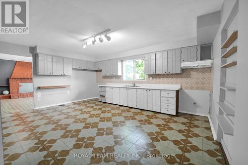 13595 Centreville Creek Road, Caledon, ON - Indoor Photo Showing Kitchen