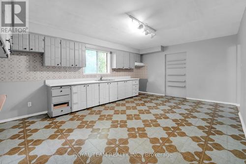 13595 Centreville Creek Road, Caledon, ON - Indoor Photo Showing Kitchen