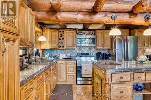 622423 Sideroad 7, Chatsworth, ON - Indoor Photo Showing Kitchen