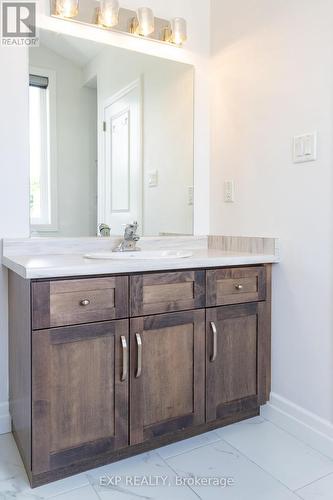 861 Edinburgh Drive, Woodstock, ON - Indoor Photo Showing Bathroom