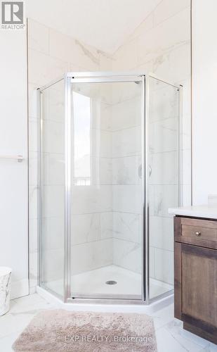 861 Edinburgh Drive, Woodstock, ON - Indoor Photo Showing Bathroom