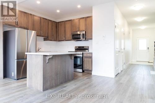 861 Edinburgh Drive, Woodstock, ON - Indoor Photo Showing Kitchen