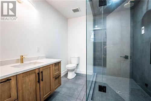 53 Coal Dock Road, Nairn Centre, ON - Indoor Photo Showing Bathroom