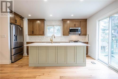 53 Coal Dock Road, Nairn Centre, ON - Indoor Photo Showing Kitchen