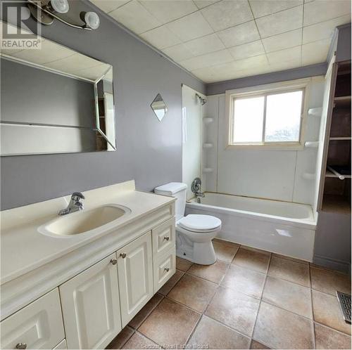 3361 Hwy 144, Chelmsford, ON - Indoor Photo Showing Bathroom