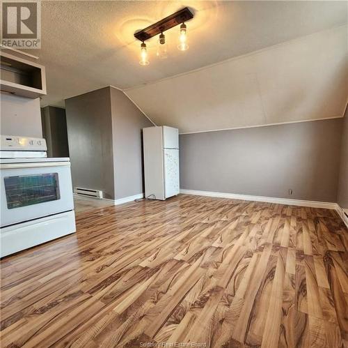 3361 Hwy 144, Chelmsford, ON - Indoor Photo Showing Kitchen