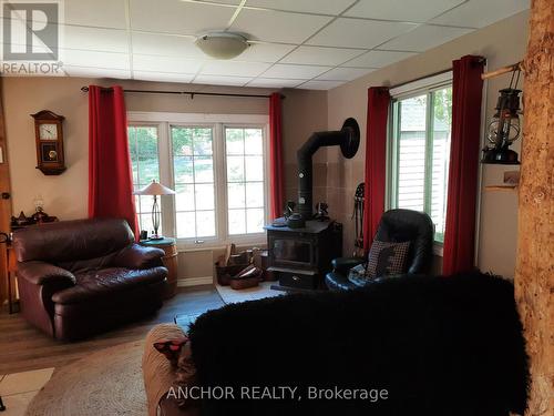 Main Cabin Living Room - 550 Shawanaga Lake, Mcdougall, ON - Indoor