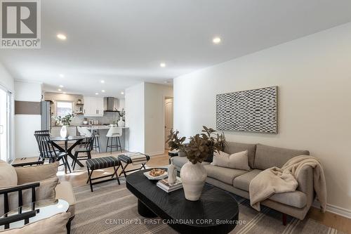 95 Golfview Court, London, ON - Indoor Photo Showing Living Room