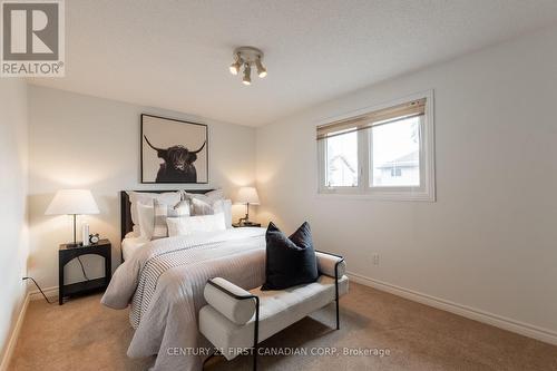 95 Golfview Court, London, ON - Indoor Photo Showing Bedroom