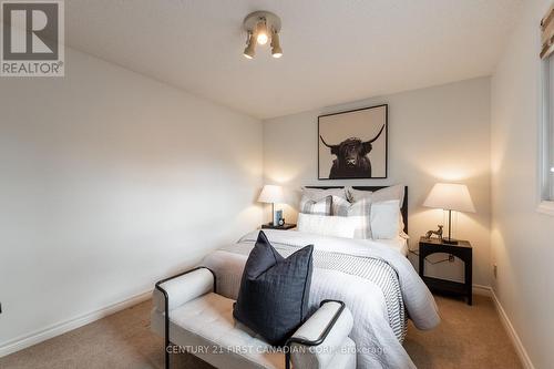 95 Golfview Court, London, ON - Indoor Photo Showing Bedroom