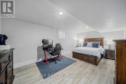 3489 Timber Ridge, Plympton-Wyoming (Plympton Wyoming), ON - Indoor Photo Showing Bedroom