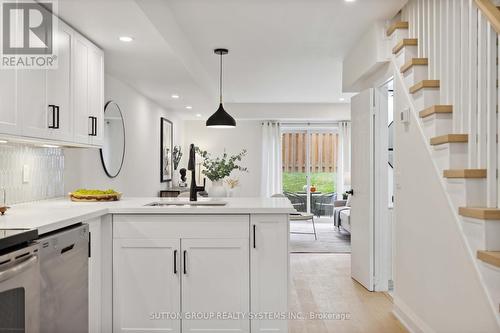 106 - 262 St Helens Avenue, Toronto, ON - Indoor Photo Showing Kitchen