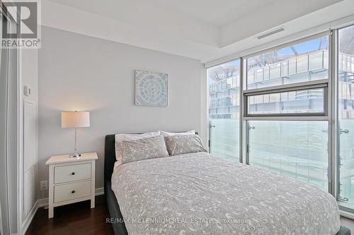 6006 - 14 York Street, Toronto, ON - Indoor Photo Showing Bedroom