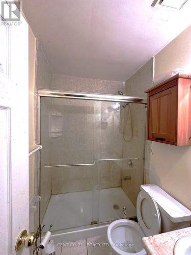 204B - 5877 Bathurst Street, Toronto, ON - Indoor Photo Showing Bathroom