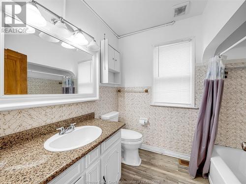 3999 Grand Marais, Windsor, ON - Indoor Photo Showing Bathroom