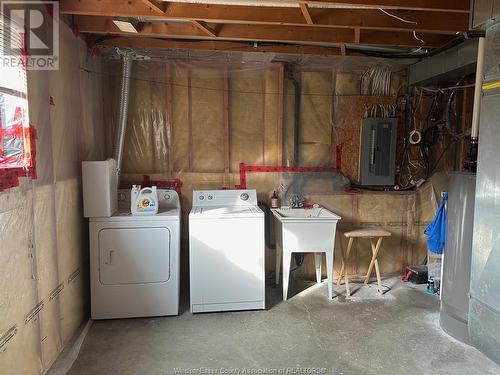 965 Bellagio, Windsor, ON - Indoor Photo Showing Laundry Room