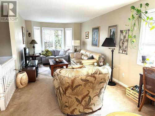 965 Bellagio, Windsor, ON - Indoor Photo Showing Living Room