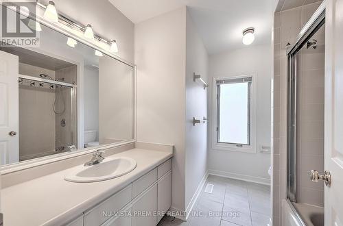 499 Rosecliffe Terrace, London, ON - Indoor Photo Showing Bathroom