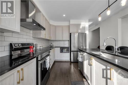 921 Lakeridge Drive, Ottawa, ON - Indoor Photo Showing Kitchen With Upgraded Kitchen