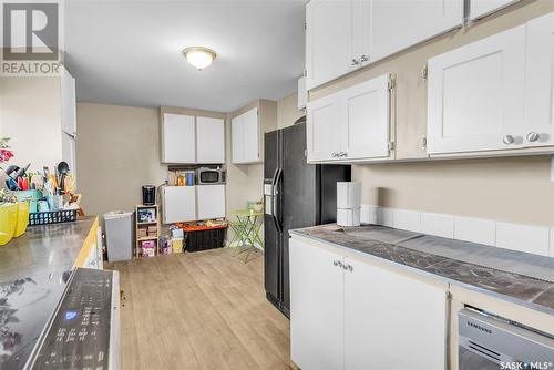 430 I Avenue S, Saskatoon, SK - Indoor Photo Showing Kitchen