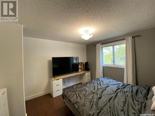 204A2 1121 Mckercher Drive, Saskatoon, SK - Indoor Photo Showing Bedroom