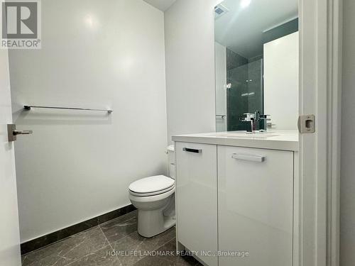 1015 - 195 Mccaul Street, Toronto, ON - Indoor Photo Showing Bathroom