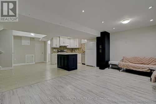 22 Dolly Varden Drive, Brampton, ON - Indoor Photo Showing Kitchen