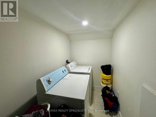 5 Alamosa Court, Brampton, ON - Indoor Photo Showing Laundry Room