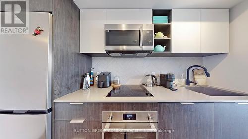 302 - 36 Zorra Street, Toronto, ON - Indoor Photo Showing Kitchen