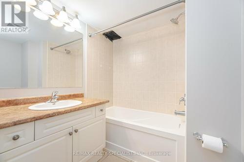 411 - 1005 Nadalin Heights, Milton, ON - Indoor Photo Showing Bathroom