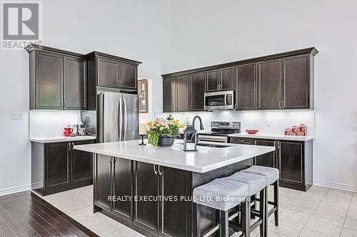 25 Mclean Avenue, Collingwood, ON - Indoor Photo Showing Kitchen With Upgraded Kitchen