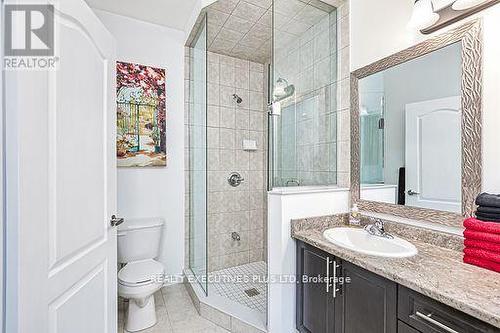 25 Mclean Avenue, Collingwood, ON - Indoor Photo Showing Bathroom