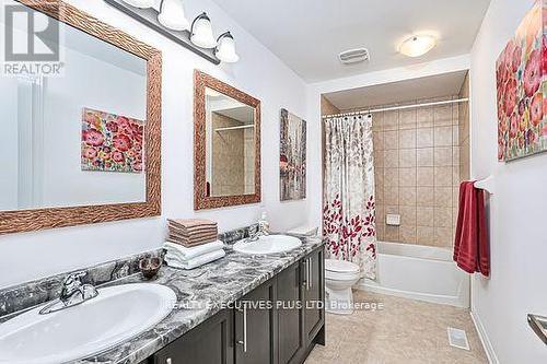 25 Mclean Avenue, Collingwood, ON - Indoor Photo Showing Bathroom