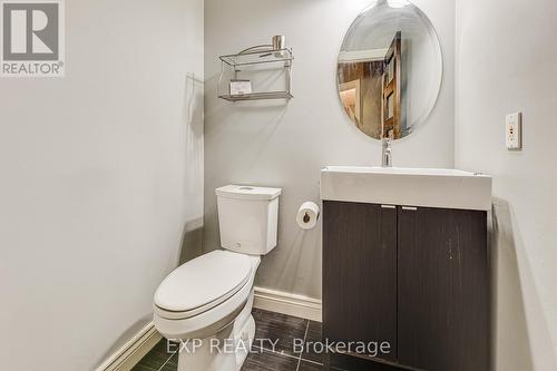 5 Doepath Way, Caledon, ON - Indoor Photo Showing Bathroom