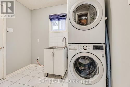 5 Doepath Way, Caledon, ON - Indoor Photo Showing Laundry Room