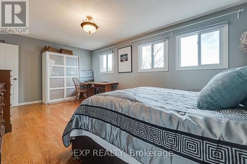 5 Doepath Way, Caledon, ON - Indoor Photo Showing Bedroom