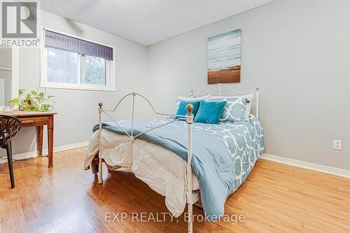 5 Doepath Way, Caledon, ON - Indoor Photo Showing Bedroom